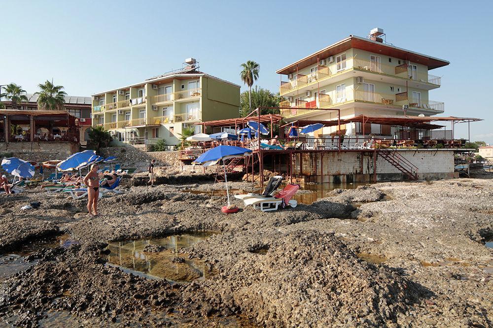 Yali Hotel Side Exterior photo