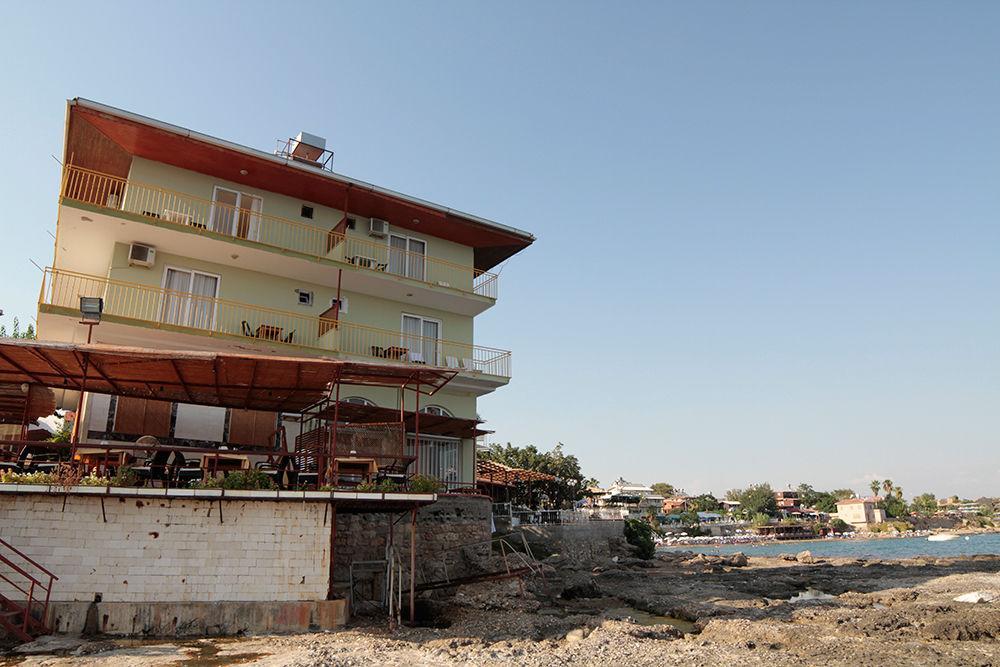 Yali Hotel Side Exterior photo